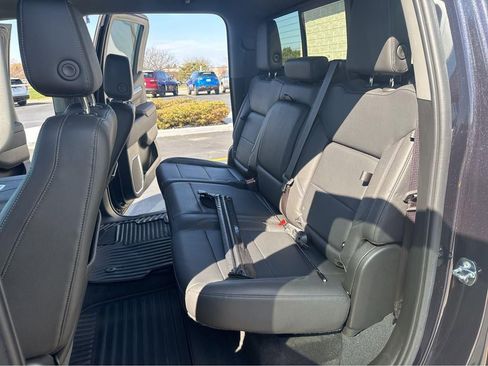 Used 2022 Chevrolet Silverado 1500 LTZ w/ Technology Package AWD/4WD image 30