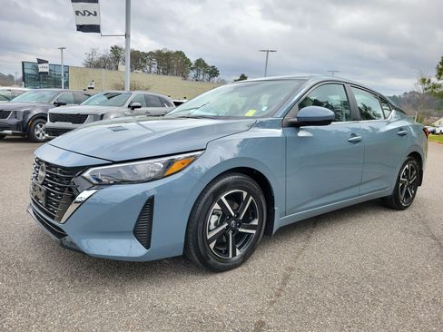 Used 2025 Nissan Sentra SV w/ Trunk Package image 21