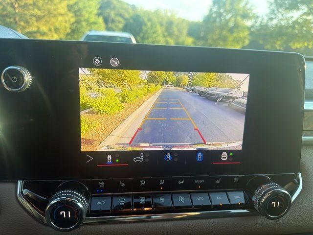 Used 2024 GMC Canyon Denali AWD/4WD image 13