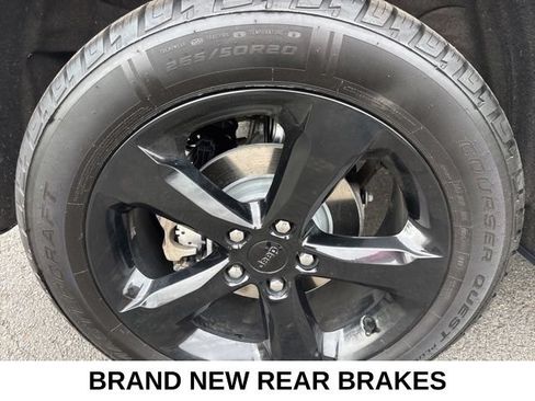 Used 2023 Jeep Grand Cherokee Altitude AWD/4WD image 9