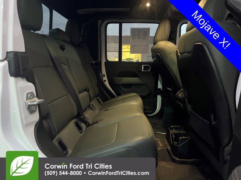 Used 2025 Jeep Gladiator Mojave AWD/4WD image 6