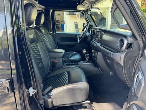 Used 2023 Jeep Gladiator Sport AWD/4WD image 20