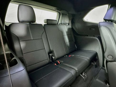 Used 2025 GMC Acadia Elevation w/ Elevation Premium Package FWD image 28