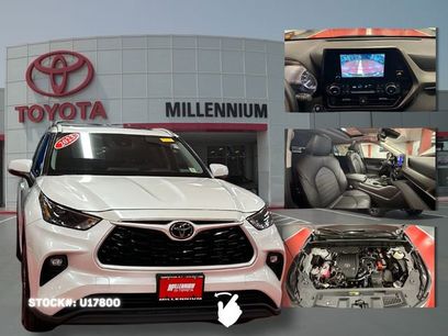 Used 2023 Toyota Highlander XLE