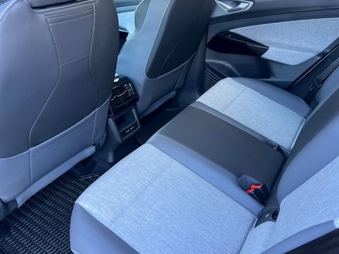 New 2025 Volkswagen ID.4 Pro image 12