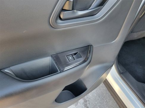 Certified 2025 Nissan Rogue S image 12