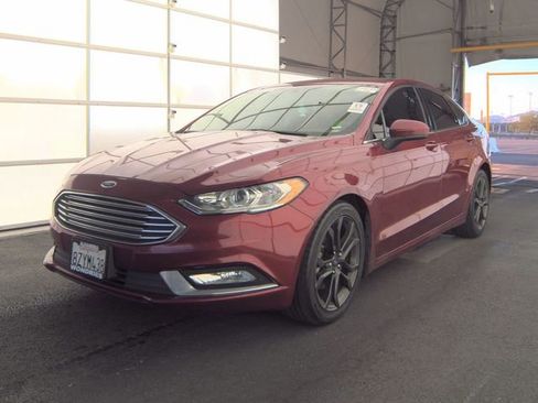 Used 2018 Ford Fusion SE w/ Equipment Group 201A FWD image 1