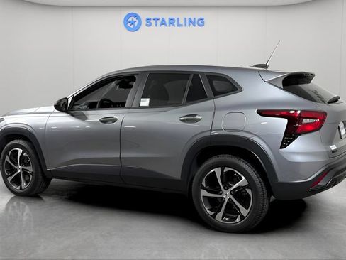 Certified 2024 Chevrolet Trax RS w/ Sunroof Package FWD image 4