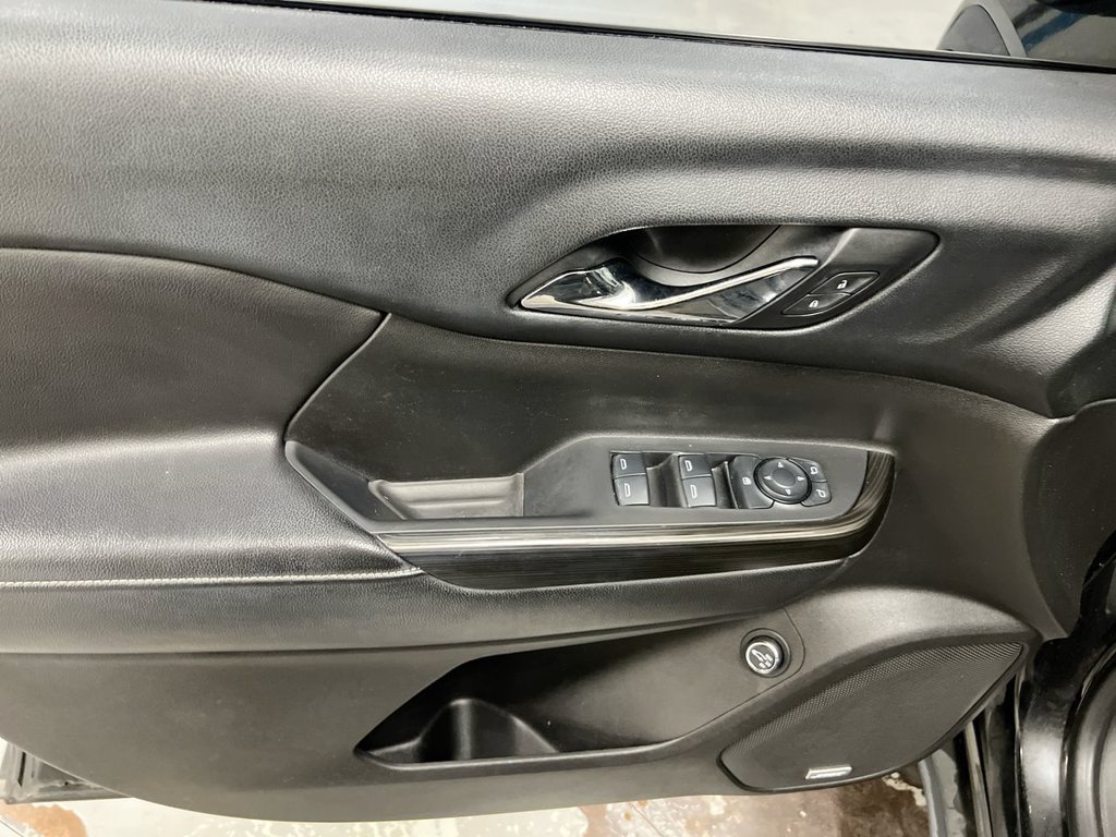 Used 2017 GMC Acadia SLT FWD image 22