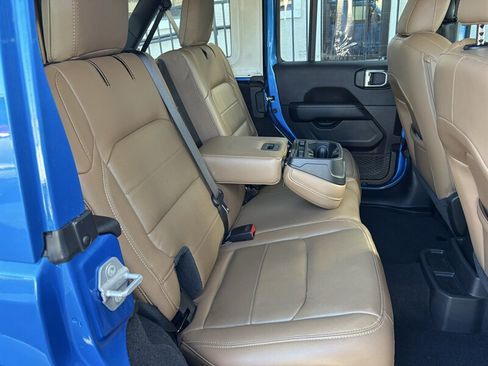 Used 2021 Jeep Wrangler Unlimited Sahara image 20