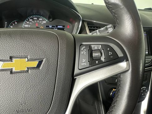 Used 2020 Chevrolet Trax LT w/ LT Convenience Package AWD/4WD image 12