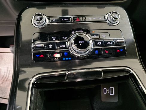 Used 2022 Lincoln Nautilus Reserve w/ Equipment Group 201A image 20