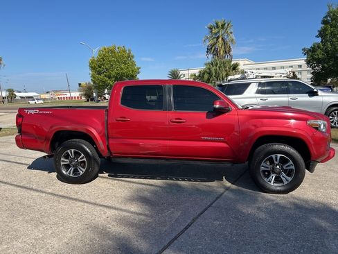 Used 2019 Toyota Tacoma SR5 image 4