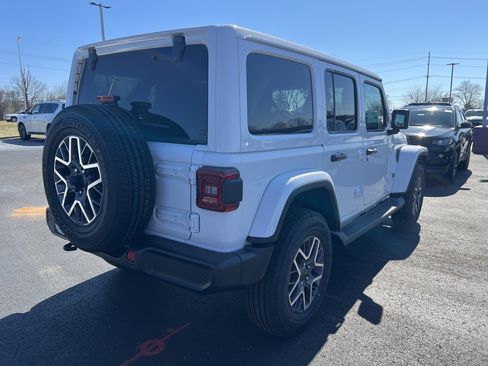 New 2026 Jeep Wrangler Sahara AWD/4WD image 7