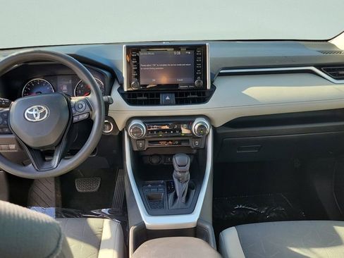 Used 2021 Toyota RAV4 XLE w/ Convenience Package image 14