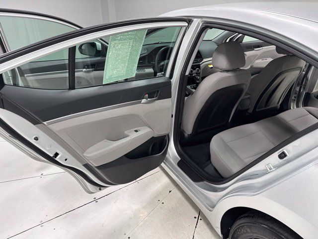 Used 2019 Hyundai Elantra SE FWD image 21