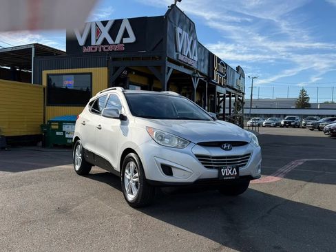 Used 2010 Hyundai Tucson GLS w/ Popular Equipment Pkg 2 FWD image 3