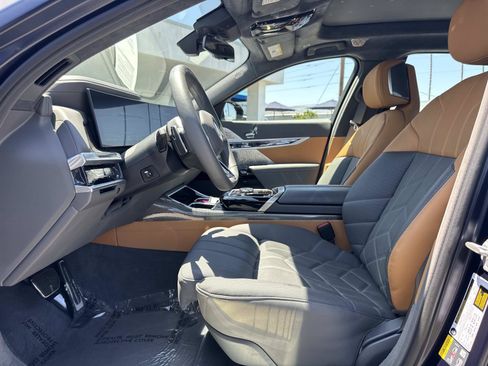 Used 2026 BMW i7 xDrive60 w/ Executive Package AWD/4WD image 26