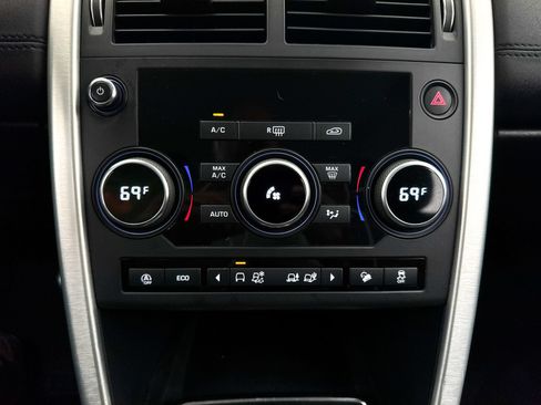 Used 2019 Land Rover Discovery Sport SE AWD/4WD image 22