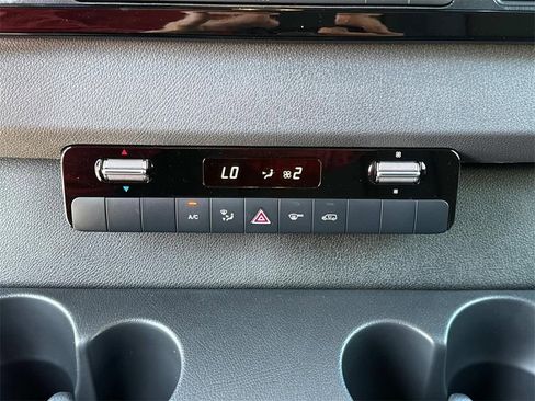 Used 2025 Mercedes-Benz Sprinter 2500 image 25