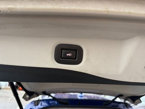 Used 2019 Nissan Rogue SV w/ Sun & Sound Touring Package image 28