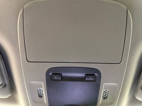 Used 2024 Toyota Camry SE image 33