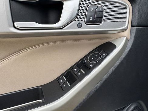 Used 2021 Ford Explorer Limited w/ Equipment Group 301A image 5