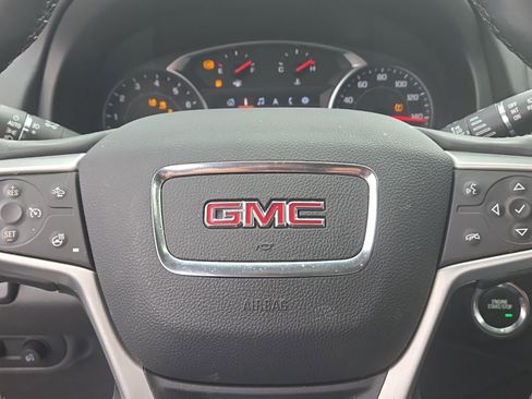 Used 2024 GMC Terrain SLT w/ Tech Package image 4