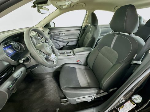 Used 2025 Nissan Sentra SV FWD image 13