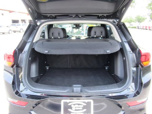 Used 2023 Buick Encore GX Select w/ Sport Touring Package AWD/4WD image 35