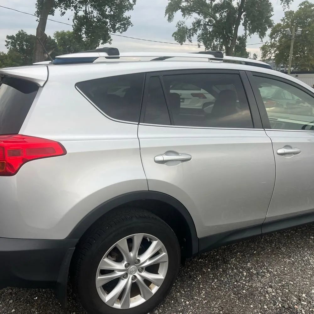 Used 2015 Toyota RAV4 Limited w/ Outdoor Package AWD/4WD image 9