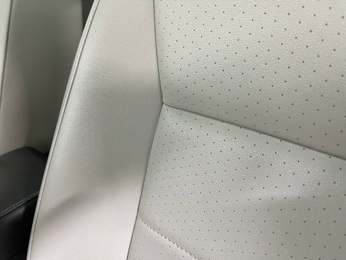 Used 2021 Volkswagen Tiguan SE R-Line image 17