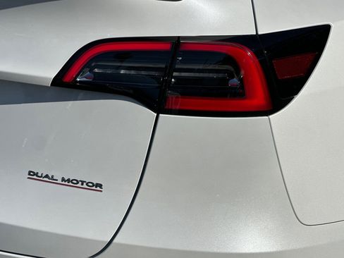 Used 2021 Tesla Model Y Performance image 27