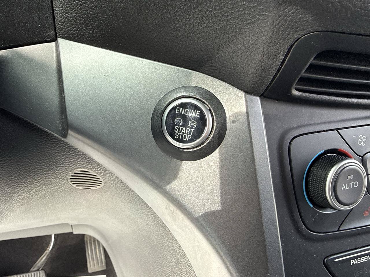 Used 2019 Ford Escape SE AWD/4WD image 14