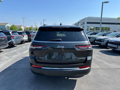 Used 2022 Jeep Grand Cherokee L Limited w/ Luxury Tech Group II AWD/4WD image 6