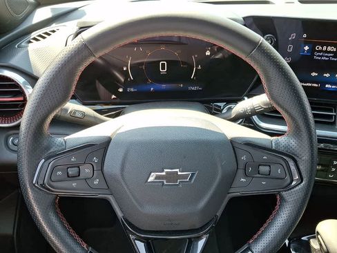 Used 2024 Chevrolet Trax RS w/ Driver Confidence Package FWD image 17