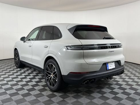 Used 2026 Porsche Cayenne AWD/4WD image 3
