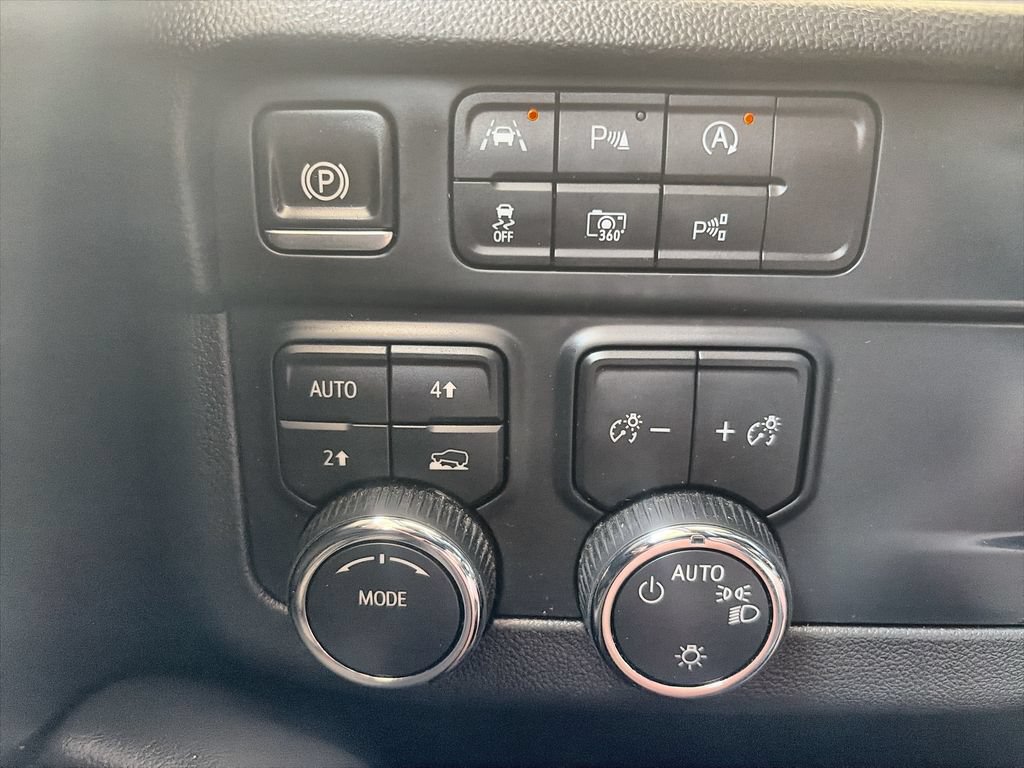 Certified 2025 Chevrolet Tahoe LT AWD/4WD image 18