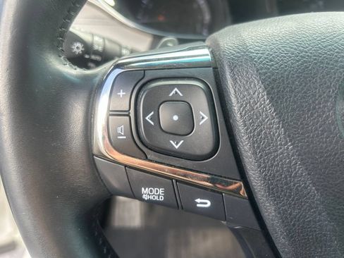 Used 2013 Toyota Avalon Limited FWD image 18