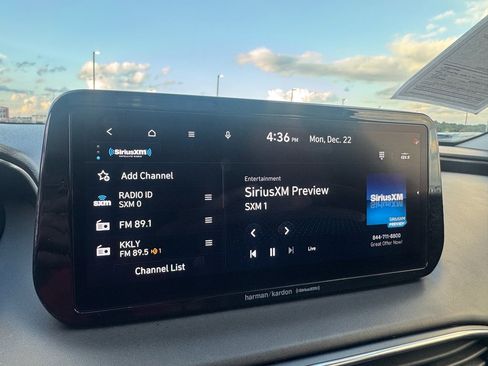 Used 2023 Hyundai Santa Fe SEL w/ Premium Package image 19