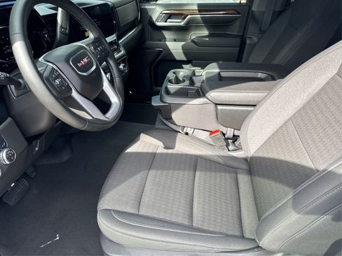 Used 2024 GMC Sierra 1500 Elevation image 11