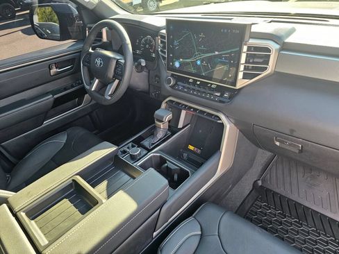 Used 2026 Toyota Tundra Limited AWD/4WD image 32