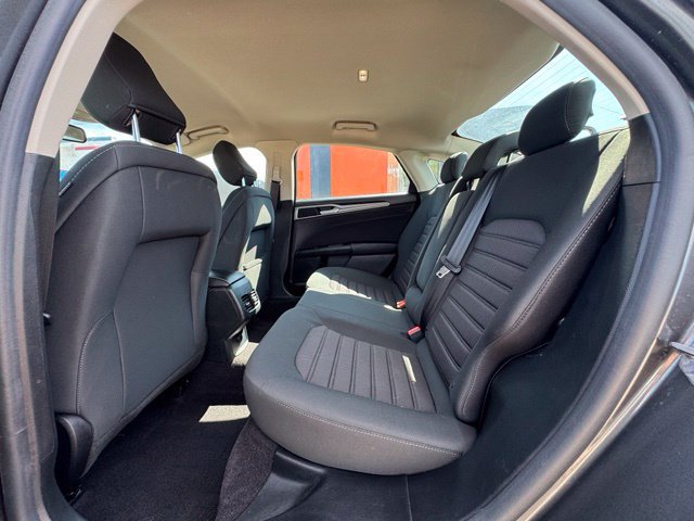 Used 2020 Ford Fusion SE FWD image 13