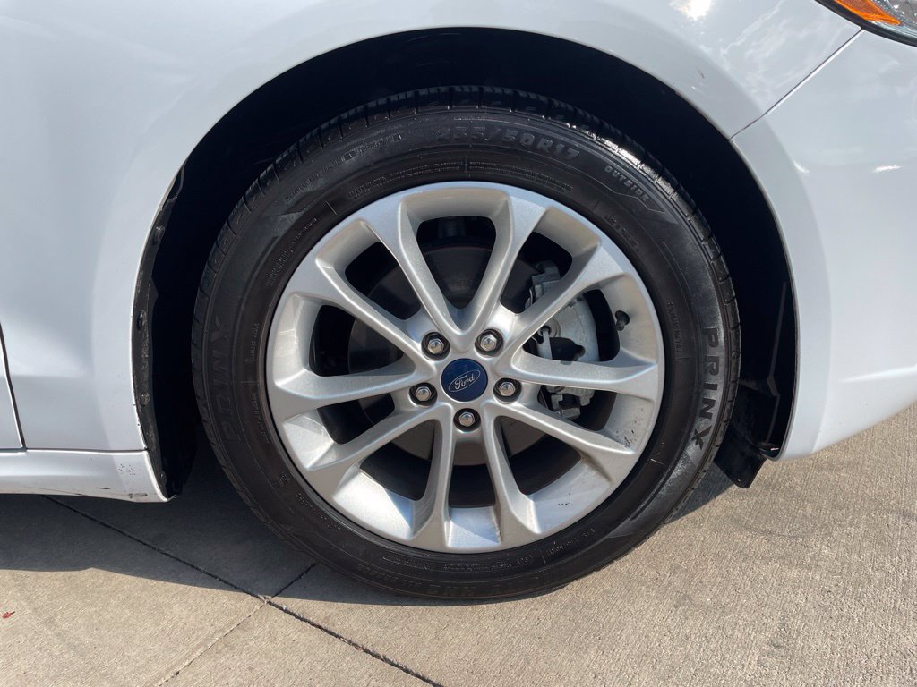 Used 2020 Ford Fusion SE FWD image 26