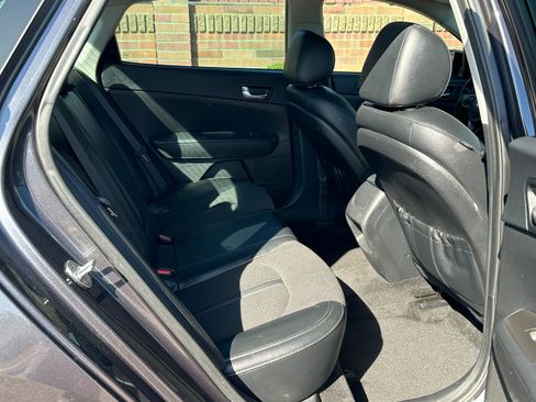 Used 2018 Kia Optima S image 12