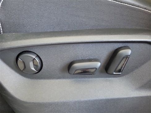 Used 2024 Volkswagen Atlas SE image 21