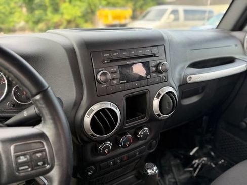 Used 2018 Jeep Wrangler Rubicon AWD/4WD image 22