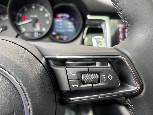 Certified 2026 Porsche Macan AWD/4WD image 16