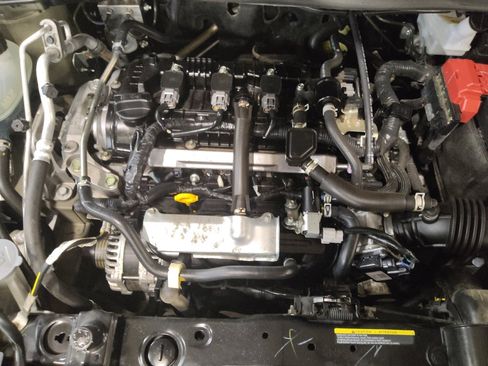 Used 2025 Nissan Versa SV FWD image 30