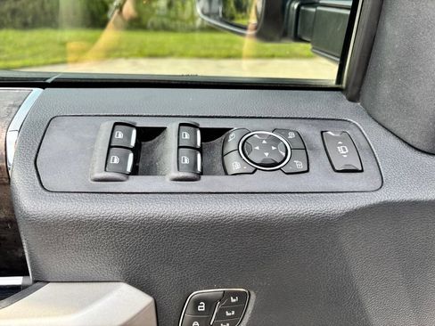 Used 2022 Ford F350 Lariat w/ Tremor Off-Road Package AWD/4WD image 21